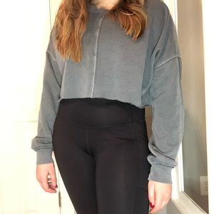Cropped crew neck